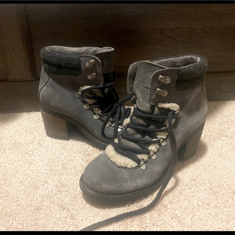 Size 8 Bos & Co ankle boot